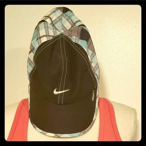 Busco esa gorra alguien la vende